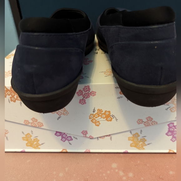 Clarks Cloudsteppers slip ons, navy, size 8 - Picture 4 of 7